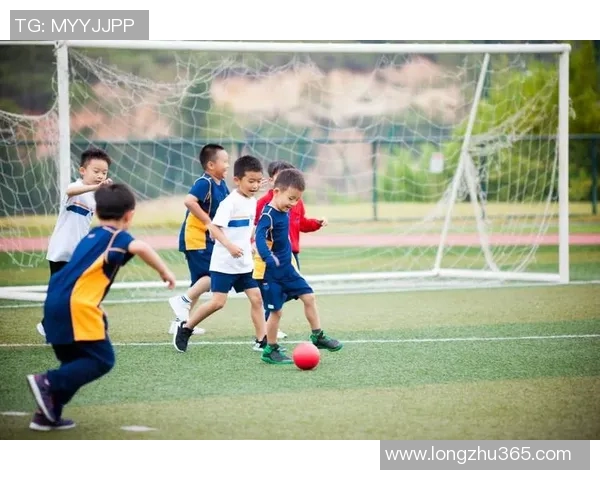 广州足球队的默契配合揭秘：从战术到团队精神的全景分析