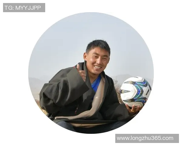 藏族足球明星的传奇之路与成就探秘 藏族足球明星的传奇之路与成就探秘