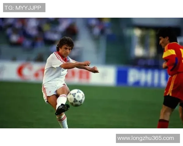 怀旧足球明星高清复古照片展现经典瞬间与辉煌岁月 怀旧足球明星高清复古照片展现经典瞬间与辉煌岁月